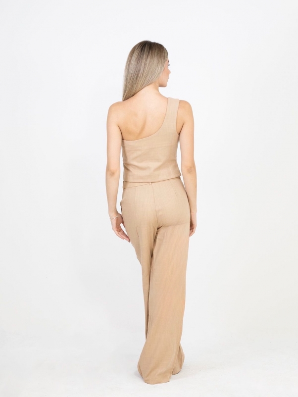 ΚΟΥΣΤΟΥΜΙ ΚΑΜΕΛ ΈΝΑΝ ΩΜΟ