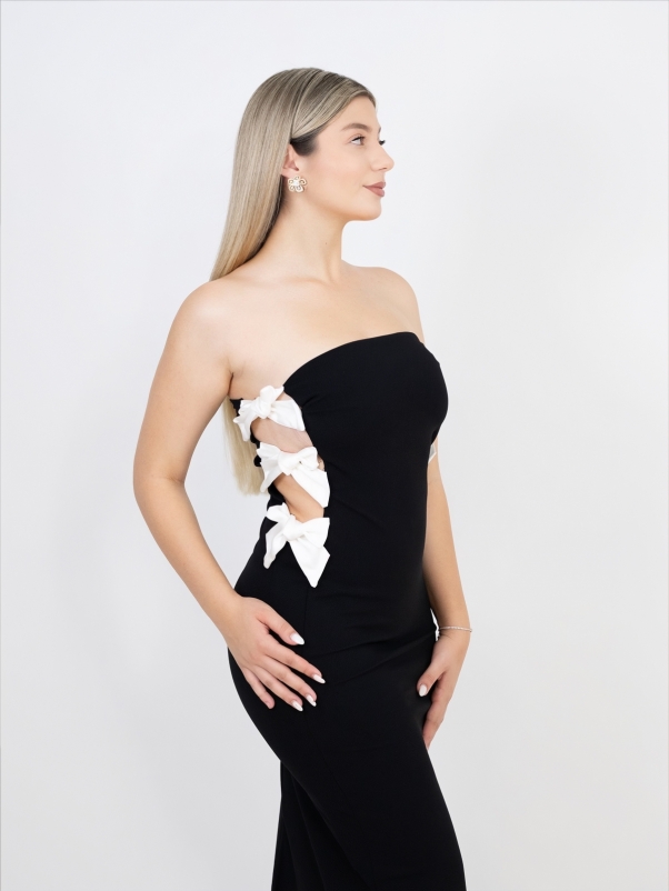 ΜΑΥΡΟ ΦΟΡΕΜΑ ΜΑΞΙ ΜΕ ΦΙΟΓΚΟΥΣ ΣΤΑ ΠΛΑΓΙΑ