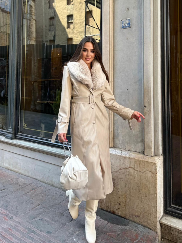 Μπεζ καμπαρντίνα με γουνα στον λαιμό